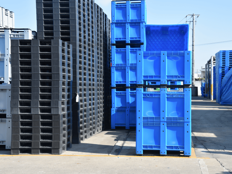 Custom Plastic plastic box in factory