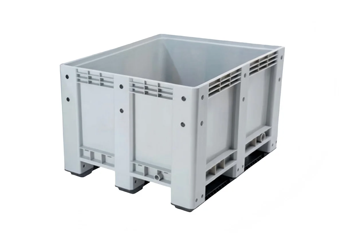 Rigid Plastic Pallet Box in Warehouse
