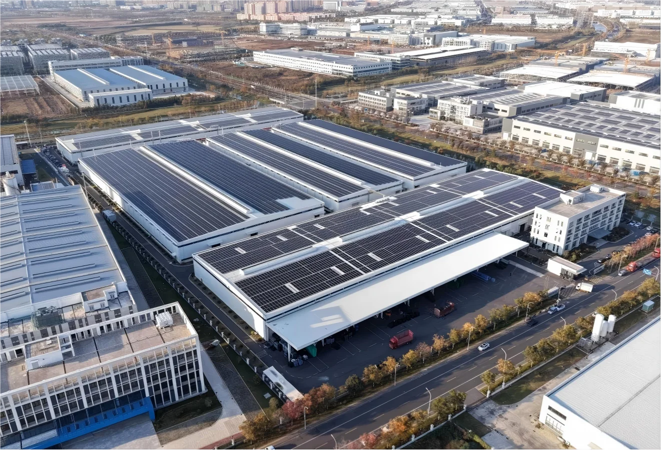 Euro Plastic Plast manufacturing facility with injection molding machines