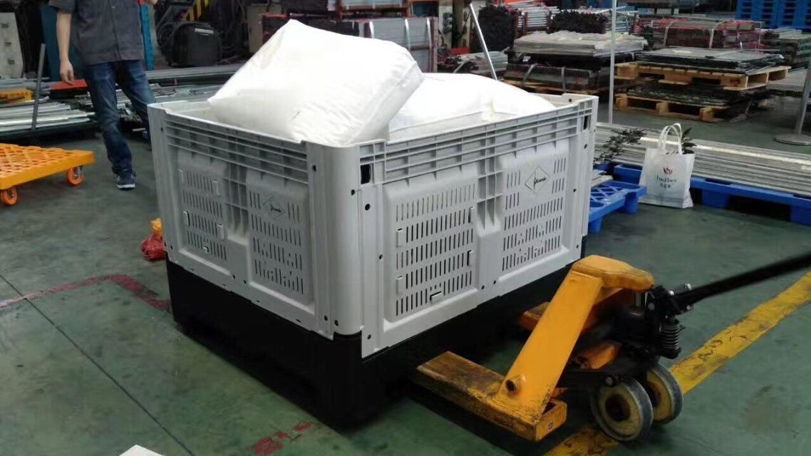 Vented pallet box for food processing