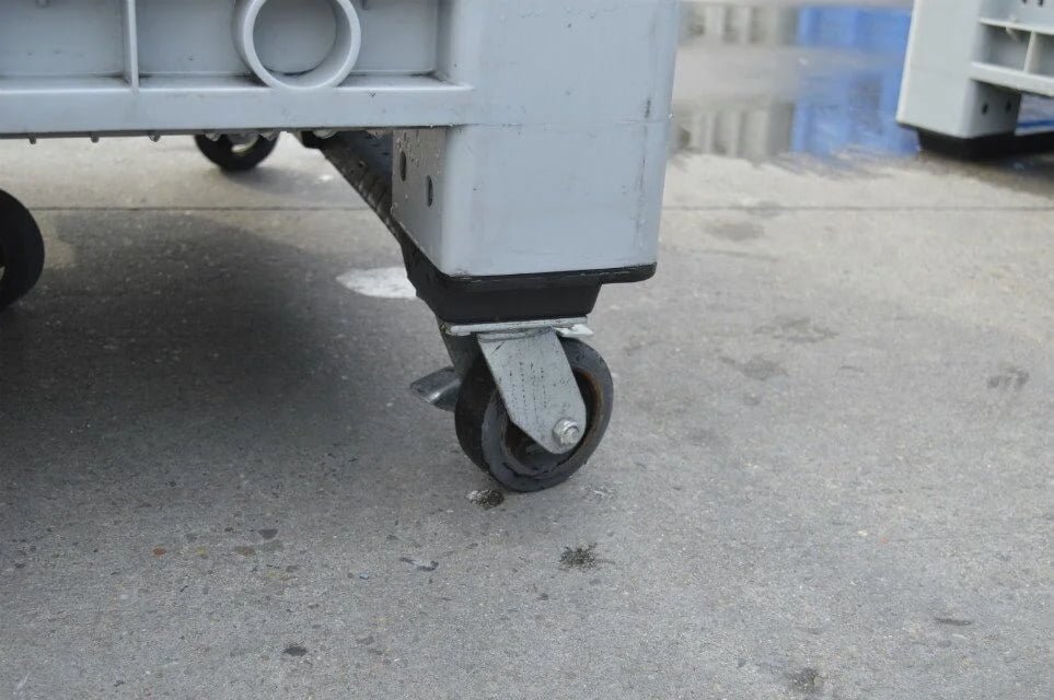 Rigid pallet box wheels and castors accessory