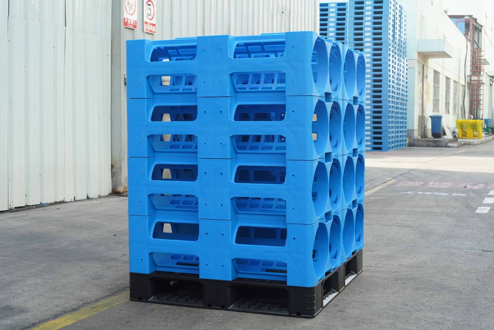 Plastic water bottle rack for 5 gallon bottles