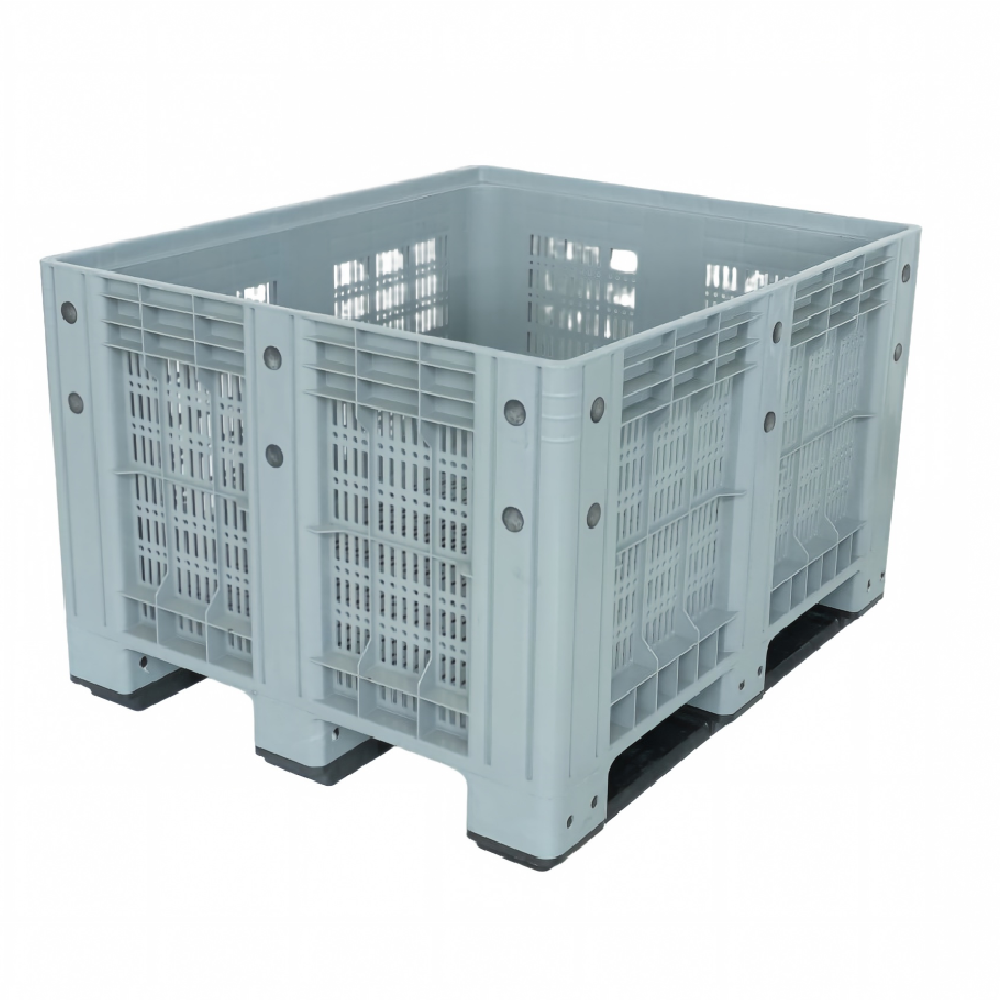 Ventilated plastic pallet box with open wall design