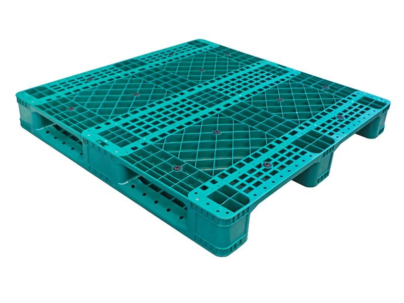 3 Skids plastic pallet
